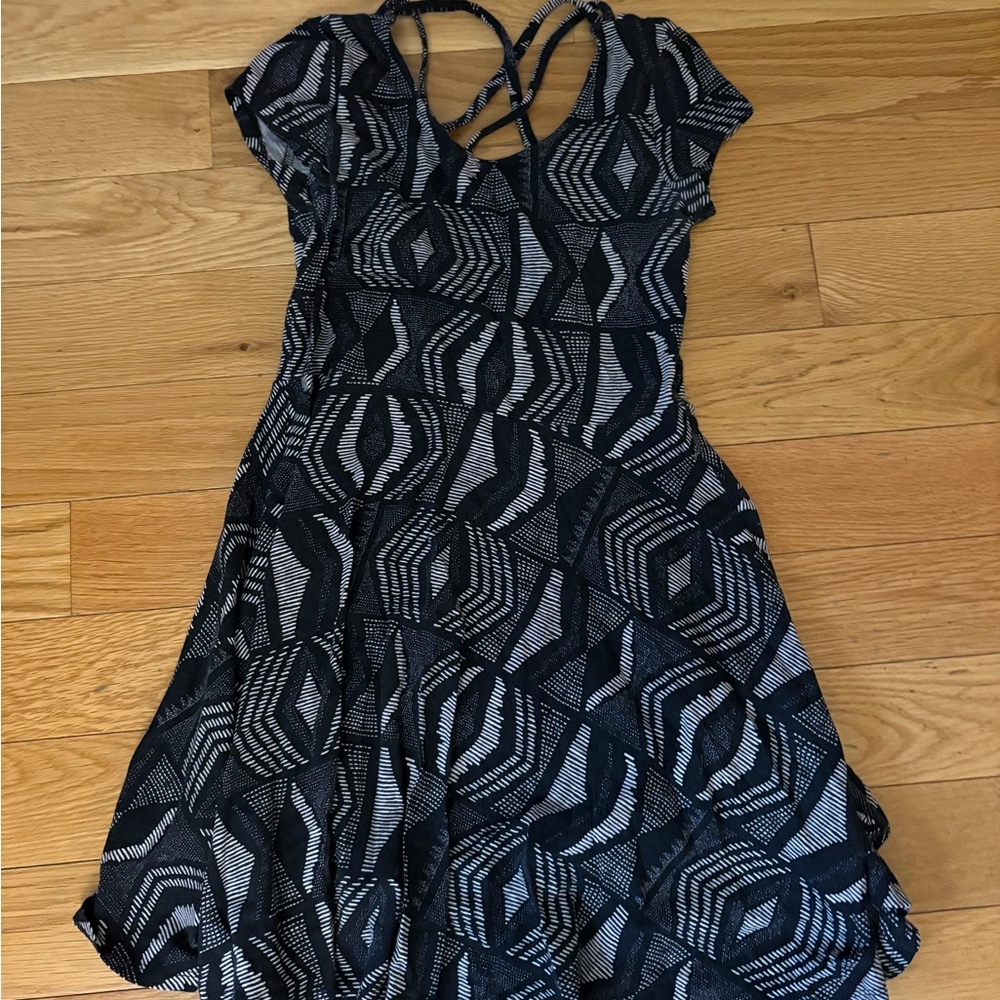 Elegant Black and White Geometric Dress